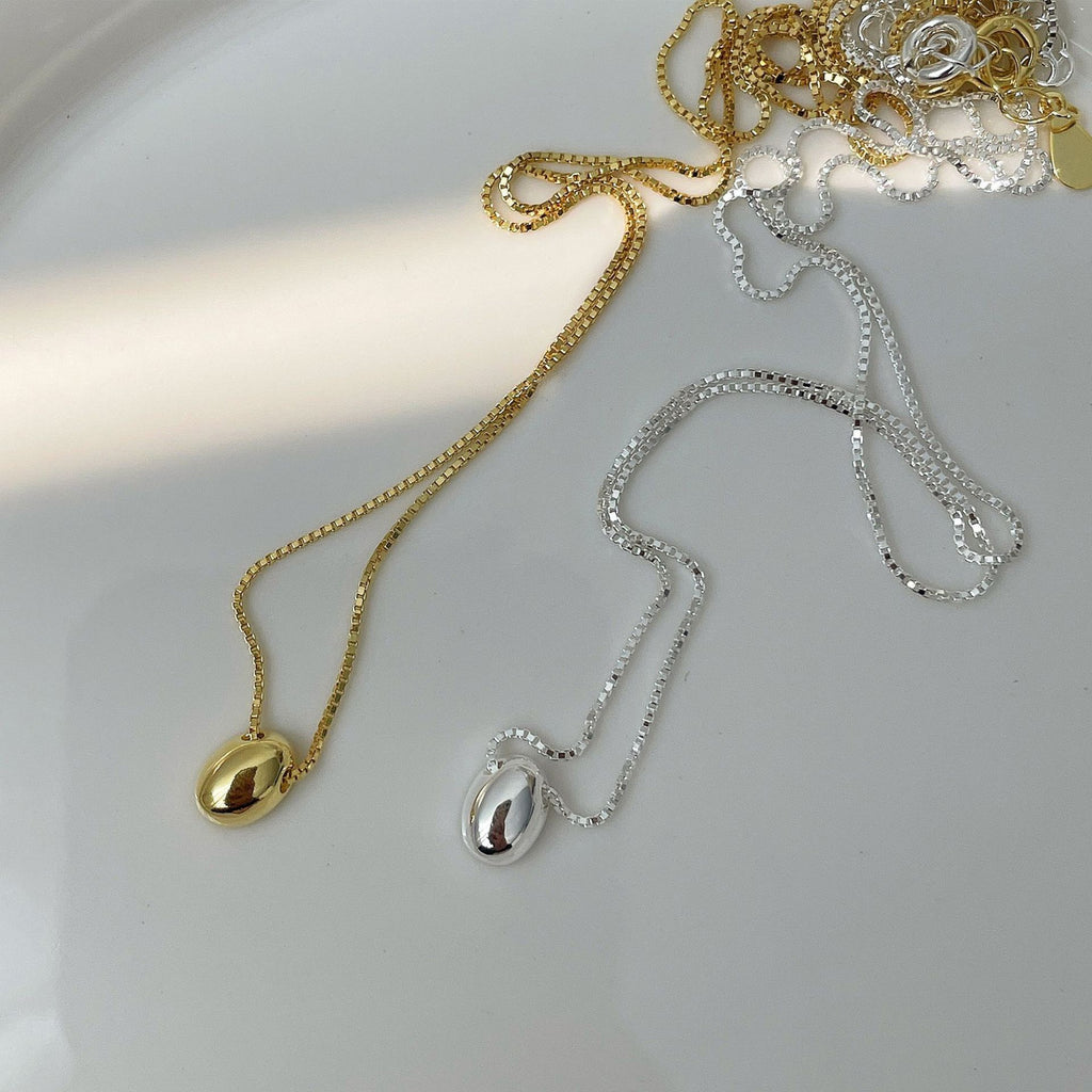 Oval Pendant Chain Necklace