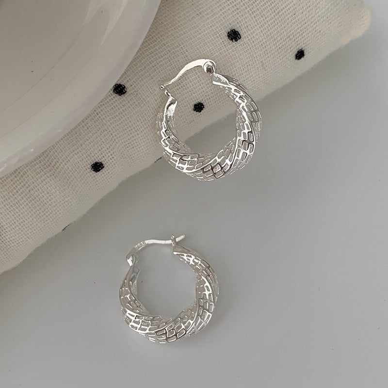 Mobius Sculptural Hoop Earrings | 925 Sterling Silver