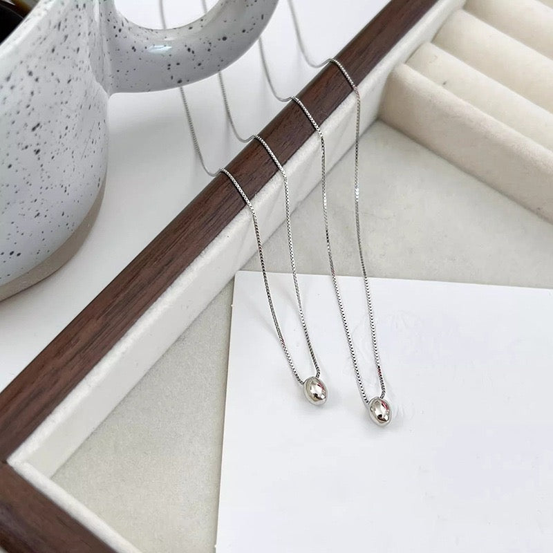Oval Pendant Chain Necklace